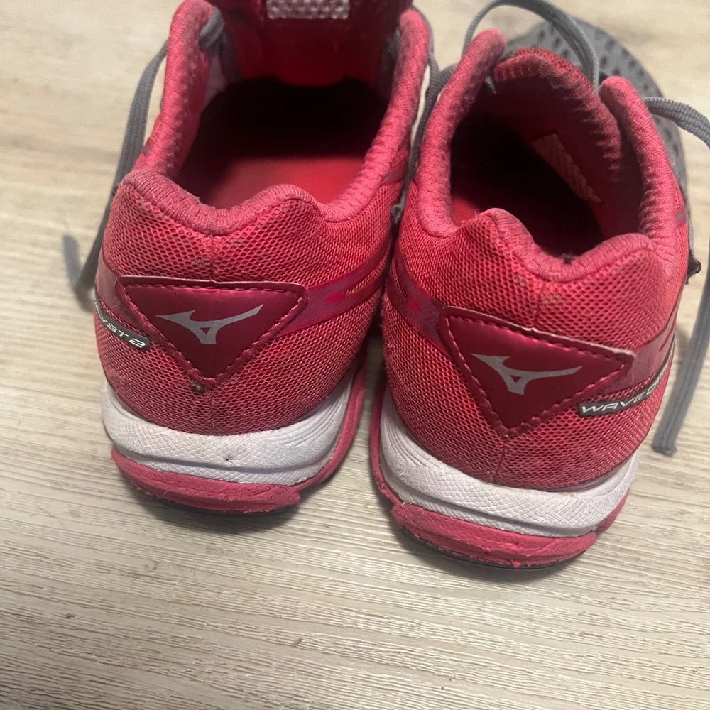 Womens Mizuno Wave Catalyst 2 Running Shoes Gray Pink‎ Athletic Sneakers Sz 7